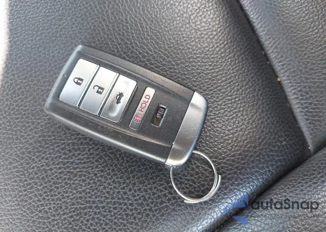 2014 Acura Rlx z USA, uszkodzony, nr VIN JH4KC1F30EC002861